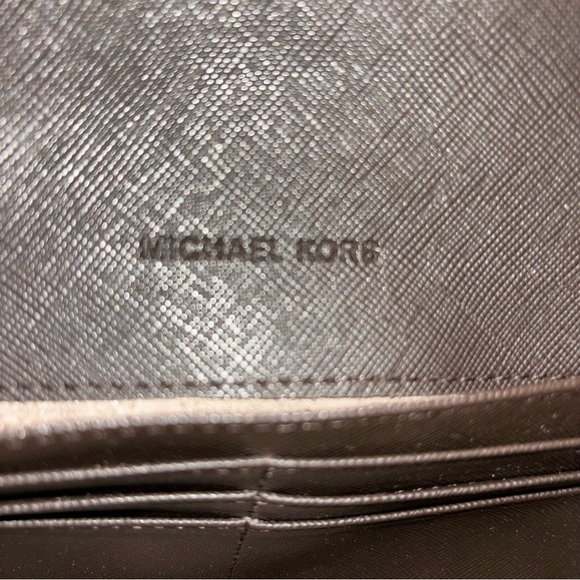 MICHAEL KORS MK Signature Fulton Flap Continental Wallet. - Picture 10 of 14